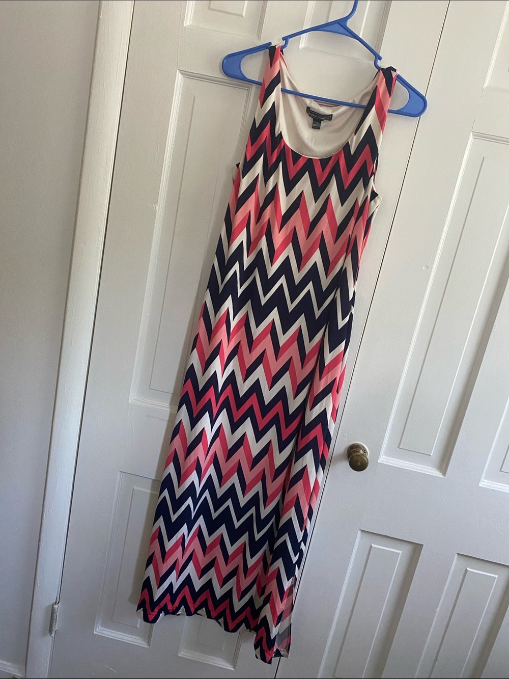 Jessica Howard Chevron Maxi Dress in Pink, Navy & White